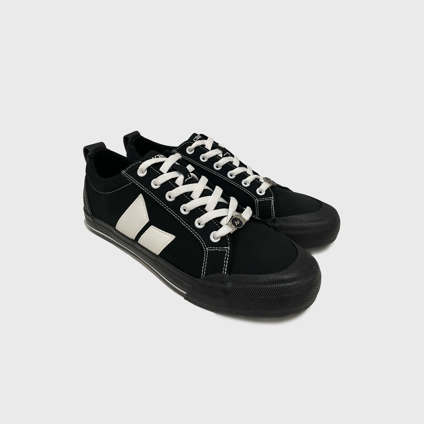 Eliot Macbeth X Eno