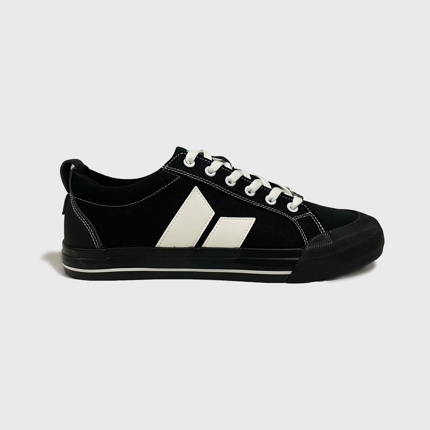 Eliot Macbeth X Eno