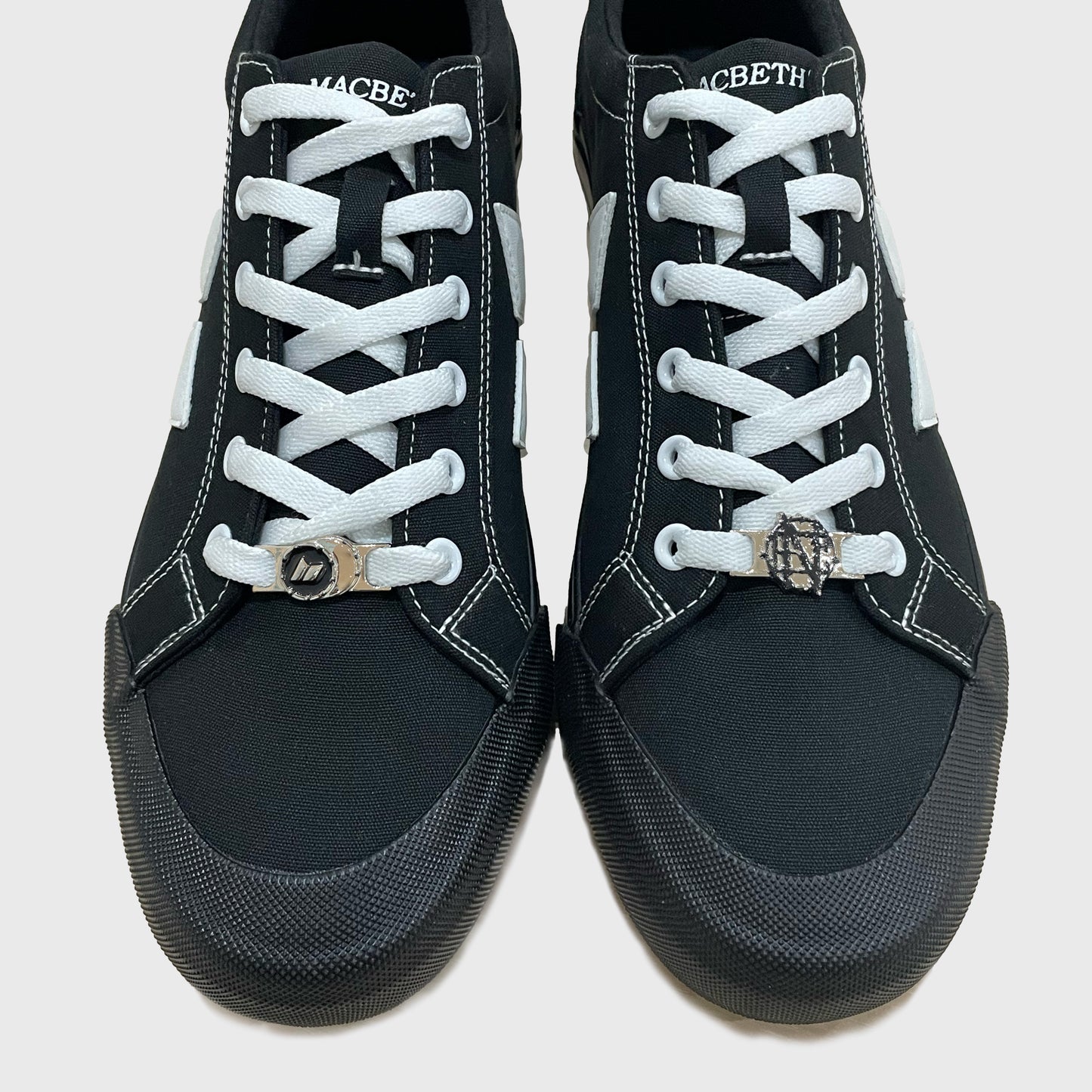 Eliot Macbeth X Eno